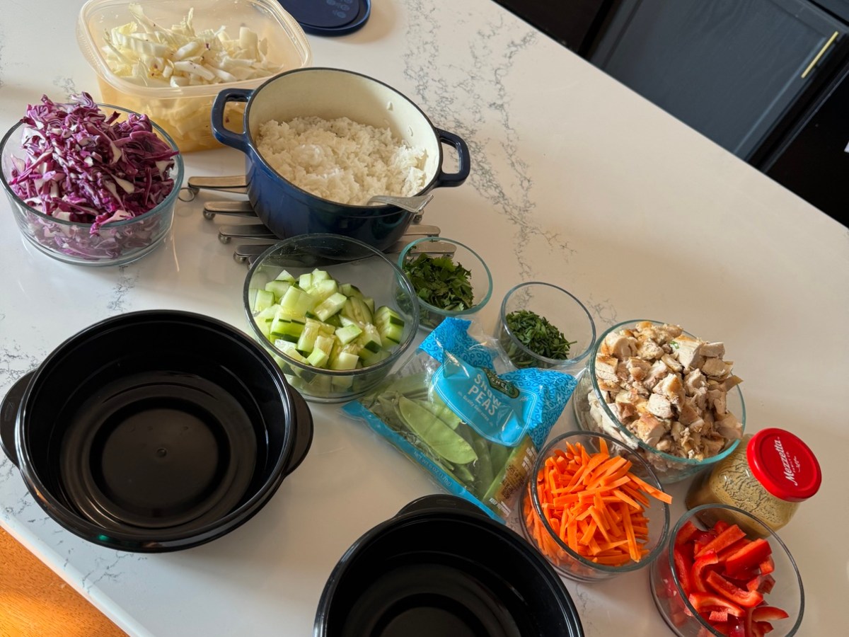 Thai Chicken Rice Bowl with Peanut&nbsp;Dressing